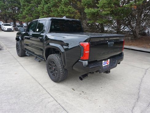 Used 2025 Toyota Tacoma SR5 image 21