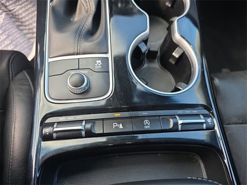 Used 2018 Kia Stinger Base image 24