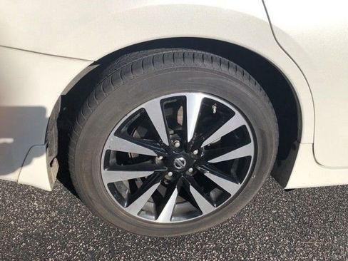 Certified 2018 Nissan Altima 2.5 SV w/ 2.5 SV Technology Package FWD image 7