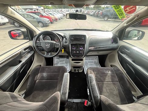 Used 2014 Dodge Grand Caravan American Value Package FWD image 19