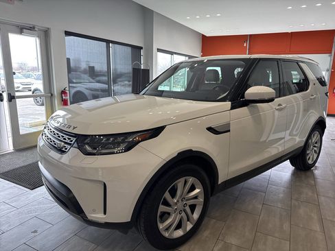 Used 2017 Land Rover Discovery HSE image 8