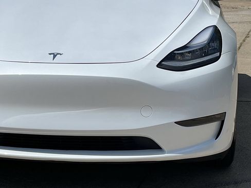 Used 2023 Tesla Model Y Long Range AWD/4WD image 8
