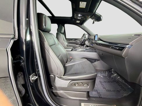 Used 2022 Cadillac Escalade ESV Sport w/ Touring Package AWD/4WD image 31
