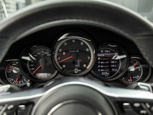 Certified 2014 Porsche 911 Turbo S image 28
