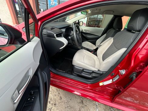 Used 2020 Toyota Corolla LE image 10