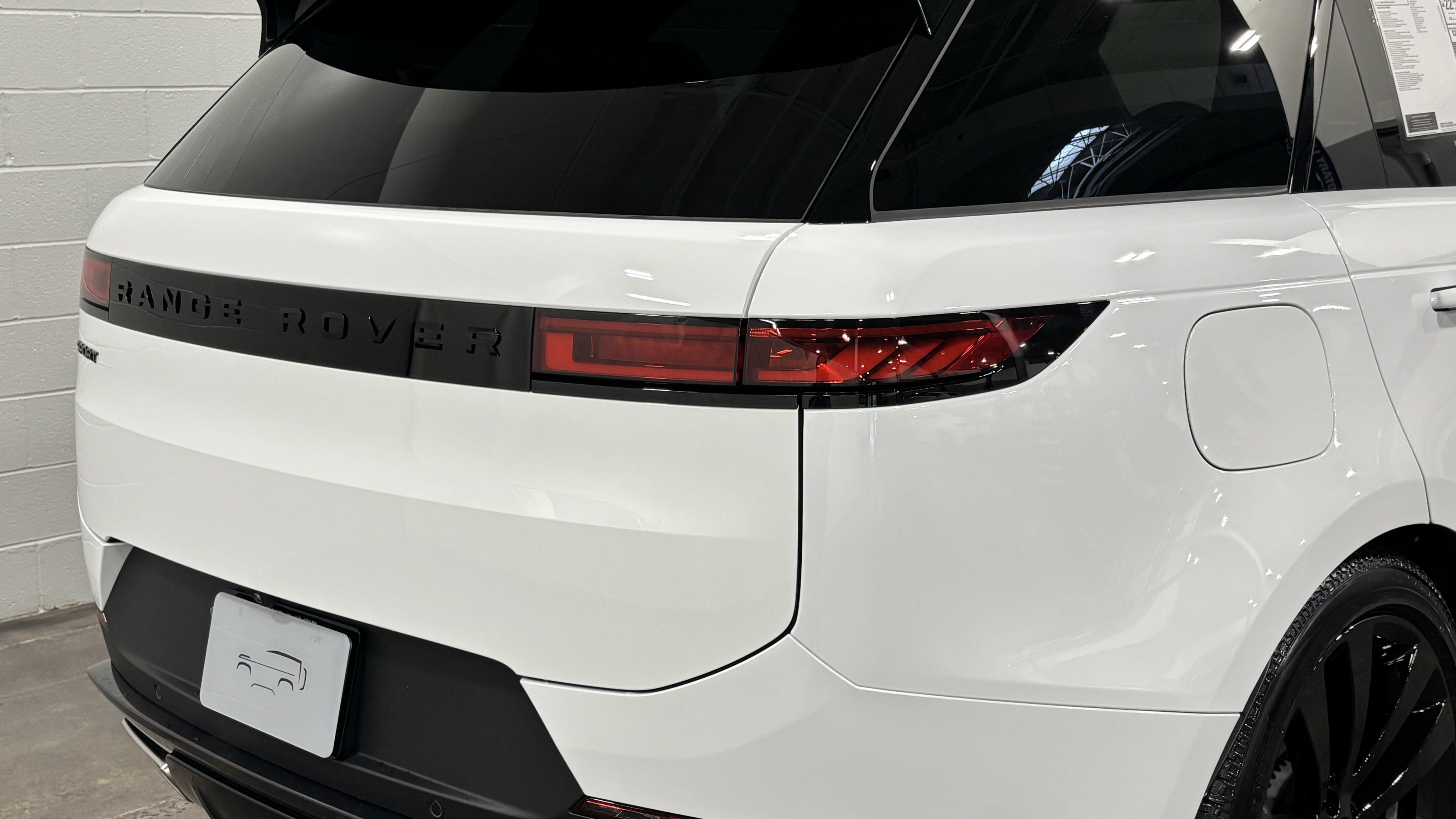 New 2026 Land Rover Range Rover Sport SE AWD/4WD image 18