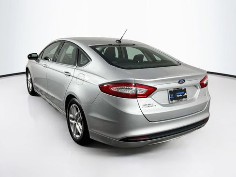Used 2016 Ford Fusion SE FWD image 5