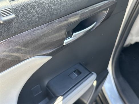 Used 2023 Toyota Highlander Limited image 14