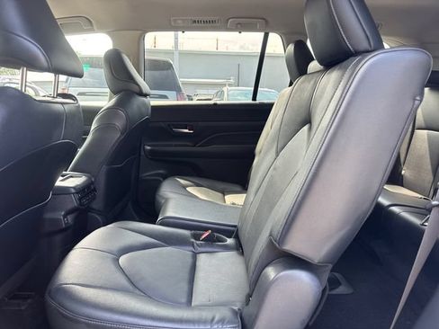 Used 2024 Toyota Grand Highlander AWD Hybrid image 11