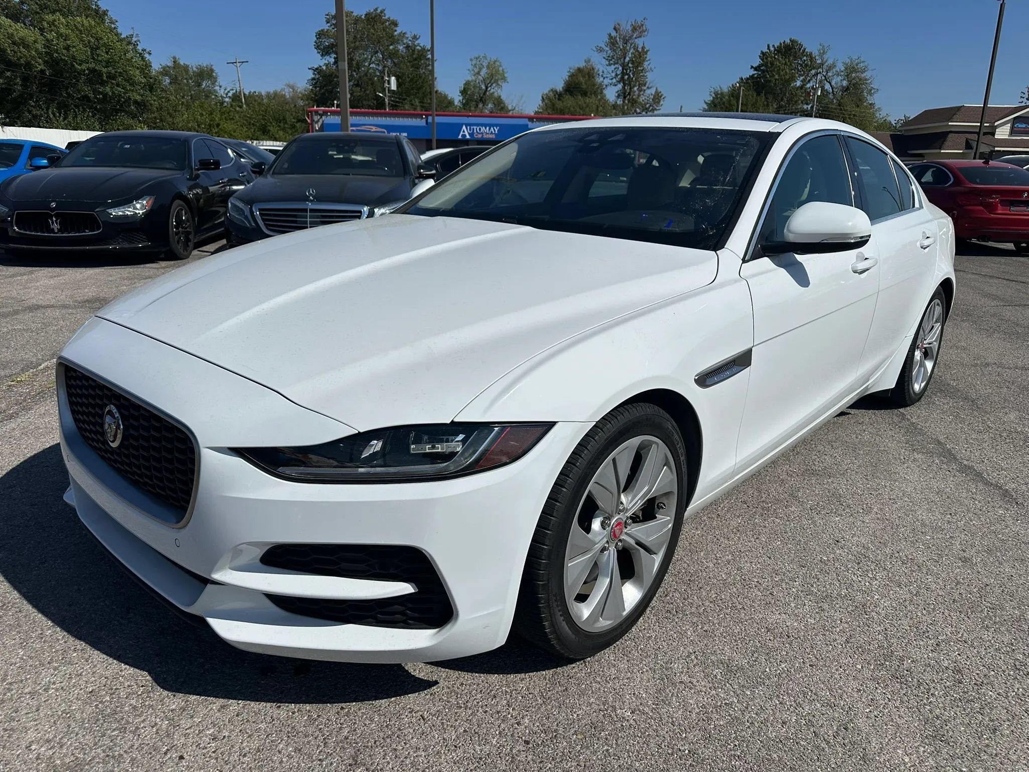 Used 2020 Jaguar XE S RWD image 28