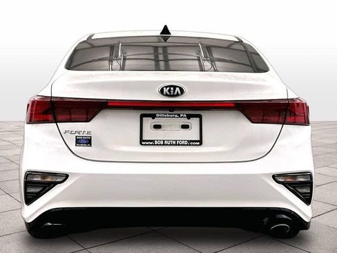 Used 2019 Kia Forte LXS FWD image 4