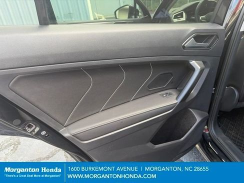 Used 2023 Volkswagen Tiguan SE FWD image 22