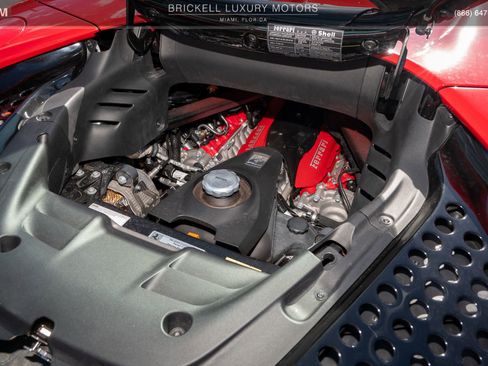 Used 2022 Ferrari SF90 Spider image 37