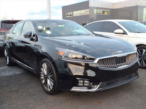 Used 2018 Kia Cadenza Limited image 1