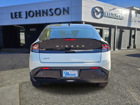 Used 2026 Nissan Leaf SV+ w/ Floor Mat Package (SV+) FWD image 5