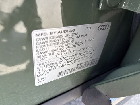 Used 2025 Audi SQ5 Premium Plus AWD/4WD image 37