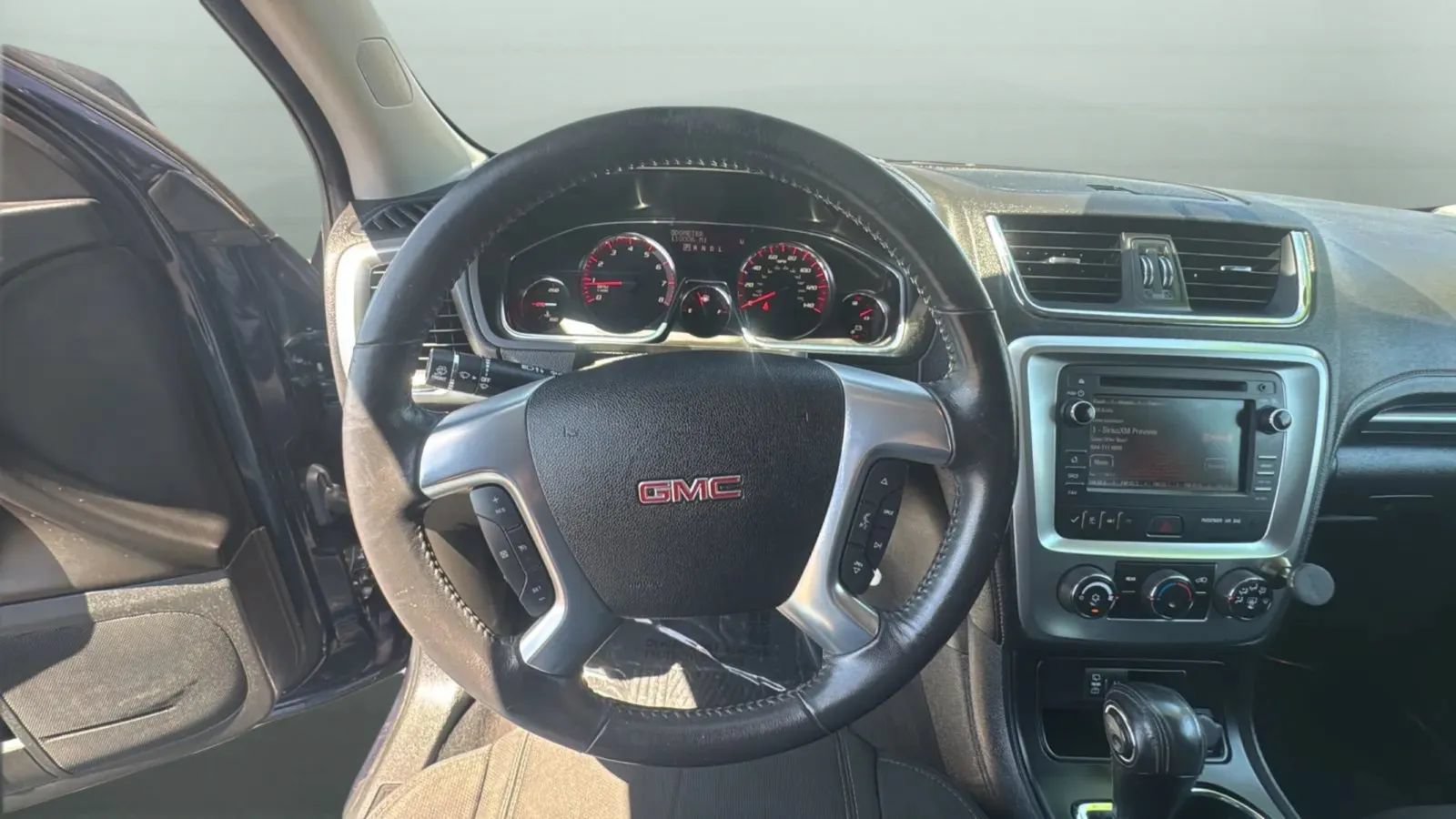 Used 2015 GMC Acadia SLE FWD image 22