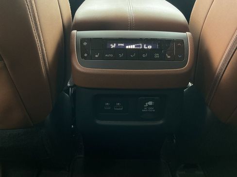Used 2024 Nissan Pathfinder Platinum w/ Cargo Package AWD/4WD image 13