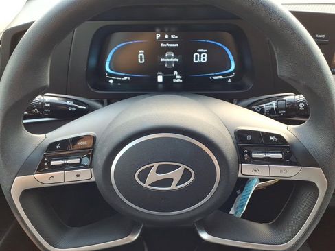 Used 2025 Hyundai Elantra SE image 14