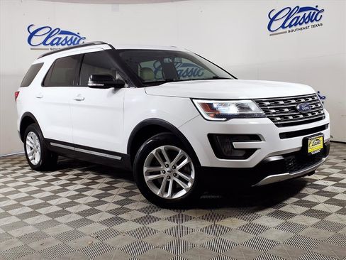 Used 2017 Ford Explorer XLT w/ Equipment Group 201A image 1