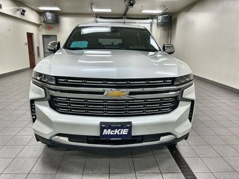 Used 2023 Chevrolet Suburban Premier AWD/4WD image 3