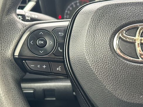 Used 2020 Toyota Corolla LE FWD image 18