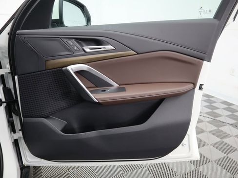 Used 2025 BMW X1 xDrive28i w/ Technology Package image 26