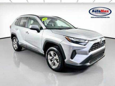 Used 2025 Toyota RAV4 XLE AWD/4WD image 1