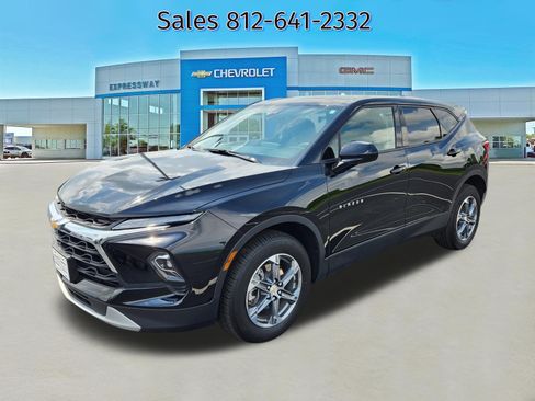 Used 2025 Chevrolet Blazer LT AWD/4WD image 3