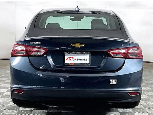 Used 2021 Chevrolet Malibu LT FWD image 3