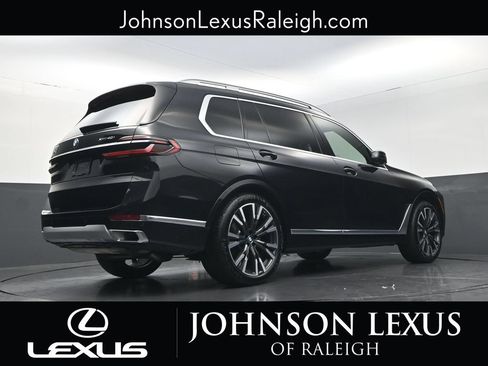 Used 2025 BMW X7 xDrive40i w/ Premium Package AWD/4WD image 19