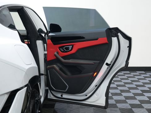 Used 2024 Lamborghini Urus S AWD/4WD image 30