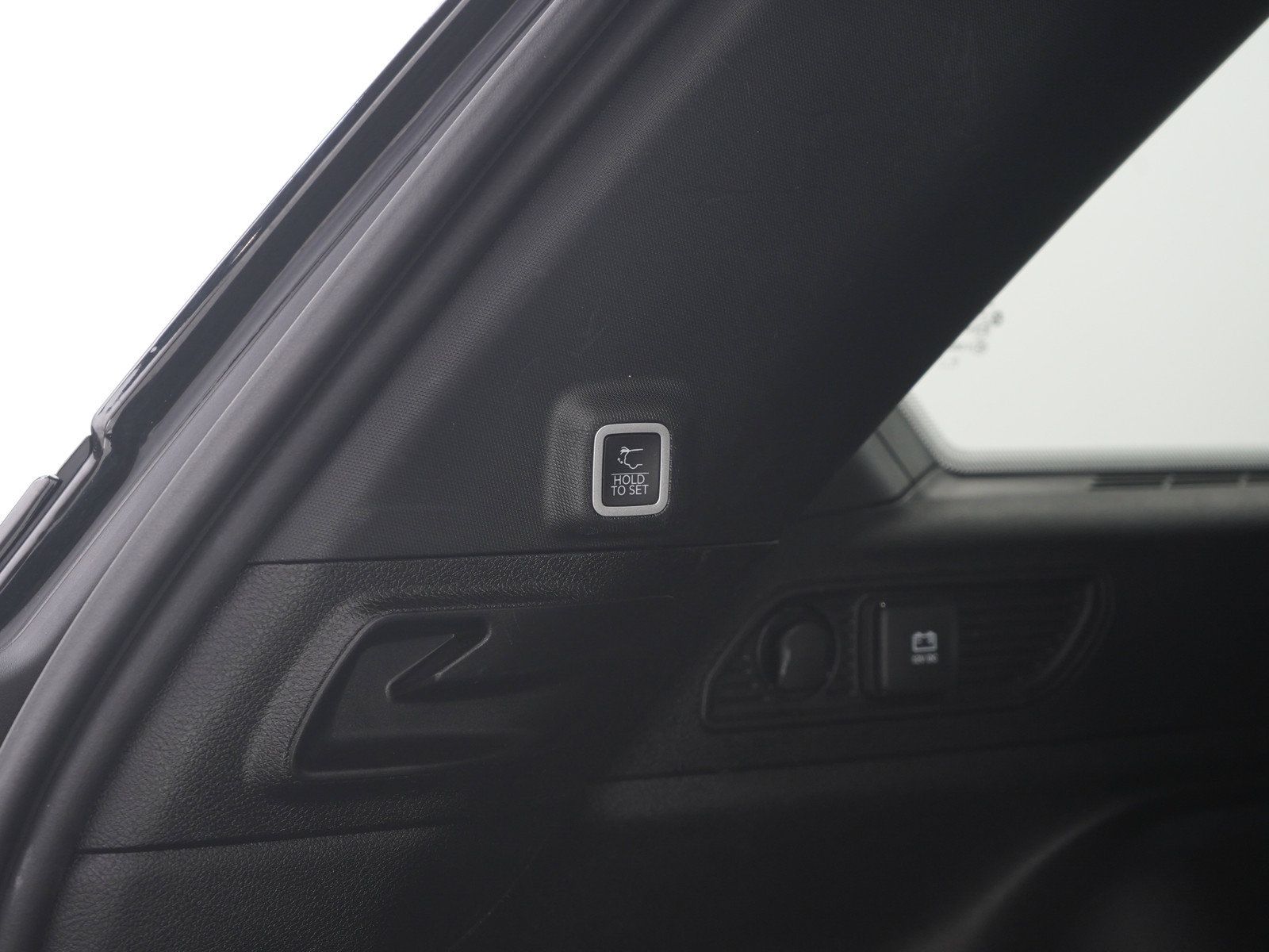 Used 2024 Jeep Grand Cherokee Altitude AWD/4WD image 12