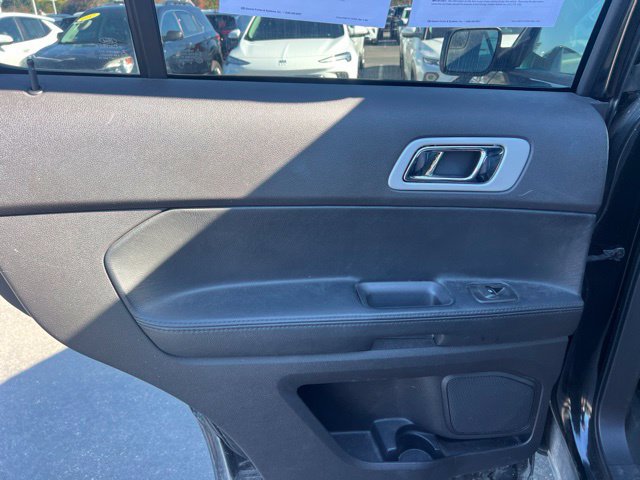 Used 2014 Ford Explorer XLT w/ Equipment Group 202A FWD image 14