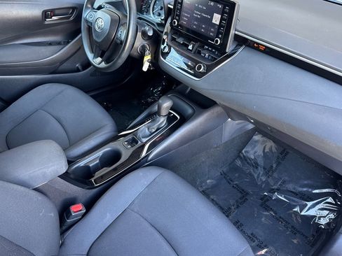 Used 2022 Toyota Corolla LE image 14