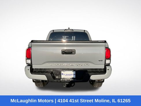 Used 2020 Toyota Tacoma TRD Sport w/ Technology Package image 12