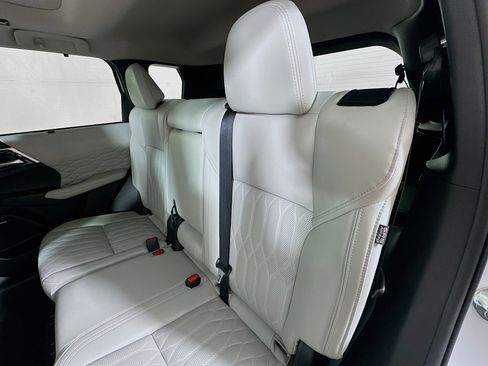 Used 2025 Mitsubishi Outlander SEL image 25