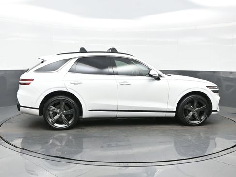 Certified 2023 Genesis GV70 2.5T w/ Sport Prestige Package image 7