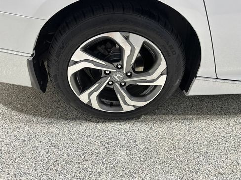 Used 2018 Honda Accord Touring image 20