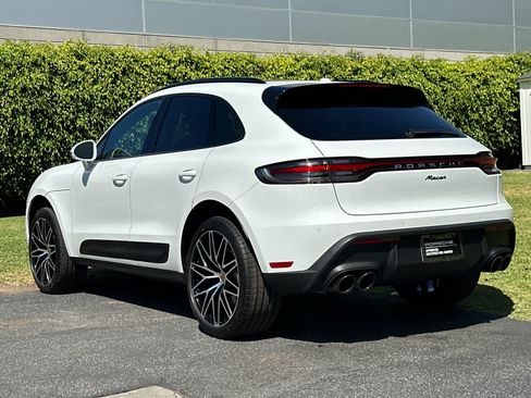 Used 2026 Porsche Macan AWD/4WD image 3