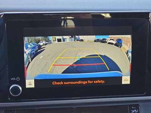 Used 2025 Toyota Camry LE image 30