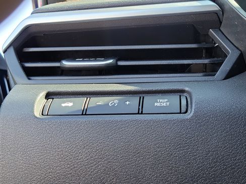 Certified 2021 Nissan Altima 2.5 SR FWD image 32