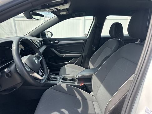 Used 2025 Volkswagen Jetta Sport FWD image 11
