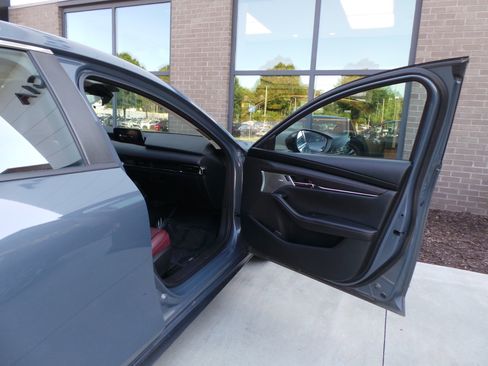 Used 2022 MAZDA MAZDA3 s FWD image 35