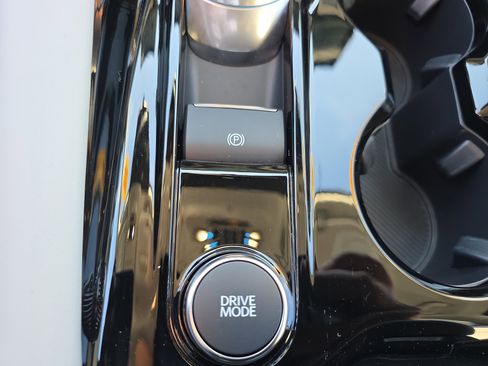 Used 2025 Ford Explorer Platinum w/ Ultimate Package image 28