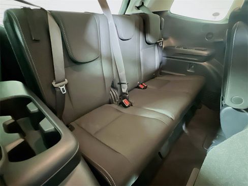 Used 2024 Subaru Ascent Premium w/ Convenience Package image 25