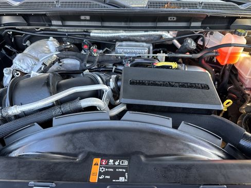 Used 2021 GMC Sierra 2500 4x4 Crew Cab w/ Convenience Package image 28