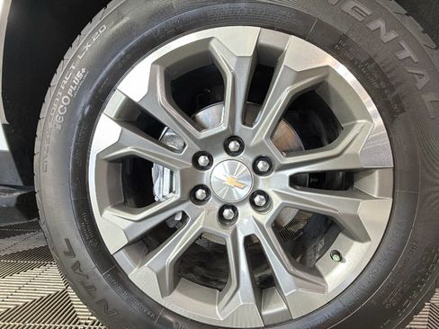 Certified 2025 Chevrolet Suburban LT w/ Comfort Package RWD image 41
