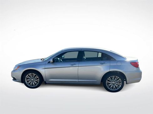 Used 2011 Chrysler 200 Limited image 5