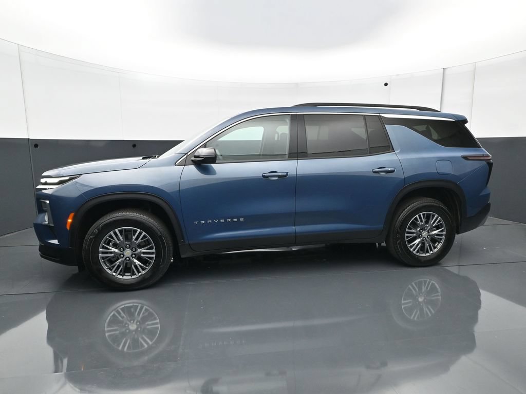 Used 2025 Chevrolet Traverse LT w/ LPO, Floor Liner Package AWD/4WD image 3